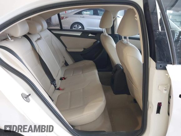 2013 Volkswagen Jetta SE with VIN 3VWDP7AJ0DM439860, listed as a IAAI auction lot 42145085 with 96,247 mi miles and . Bid and sale history available at DreamBid. Image 8.