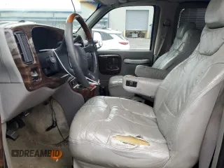 1998 GMC Savana Cargo Van YF7 with VIN 1GDFG15R5W1096726, listed as a Copart auction lot 83836574 with 0 mi miles and Salvage Title. Bid and sale history available at carsss.com. Image 7.