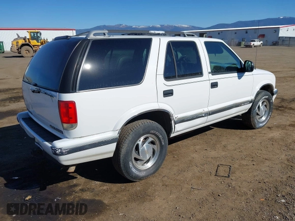 1995 Chevrolet Blazer z VIN 1GNDT13W0S2140739, wystawiony jako IAAI lot #42064301 z przebiegiem 128 901 mil mil oraz . Historia ofert i sprzedaży dostępna na DreamBid. Obrazek 4.