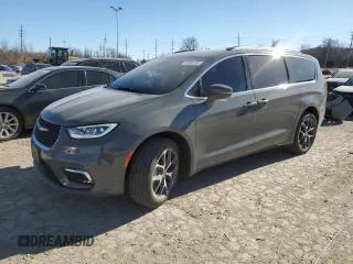 2022 Chrysler Pacifica Touring L z VIN 2C4RC3BG3NR221115, wystawiony jako Copart lot #47083765 z przebiegiem 15 468 mil mil oraz Szkody całkowita. Historia ofert i sprzedaży dostępna na DreamBid. Obrazek 1.