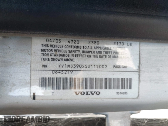 2005 Volvo S40 with VIN YV1MS390X52115002, listed as a IAAI auction lot 42095698 with 261,592 mi miles. Bid and sale history available at carsss.com. Image 9.