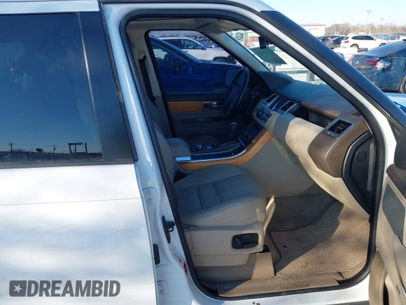 2011 Land Rover Range Rover Sport HSE Lux z VIN SALSK2D42BA715153, wystawiony jako IAAI lot #41649413 z przebiegiem Nie podano mil oraz . Historia ofert i sprzedaży dostępna na DreamBid. Obrazek 5.