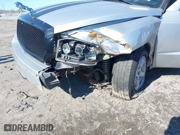2006 Dodge Dakota SLT with VIN 1D7HE48N76S640351, listed as a IAAI auction lot 41121248 with 155,463 mi miles and . Bid and sale history available at DreamBid. Image 6.