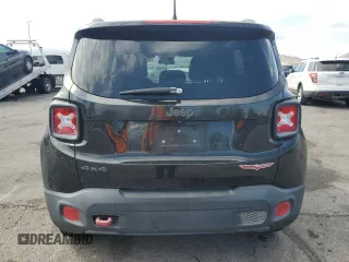2015 Jeep Renegade Trailhawk z VIN ZACCJBCT1FPC41628, wystawiony jako Copart lot #59054825 z przebiegiem 138 053 mil mil oraz Szkoda całkowita • Salvage title. Historia ofert i sprzedaży dostępna na DreamBid. Obrazek 6.