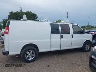 2014 Chevrolet Express Cargo z VIN 1GCWGGBA8E1122630, wystawiony jako IAAI lot #42695749 z przebiegiem 208 291 mil mil oraz . Historia ofert i sprzedaży dostępna na DreamBid. Obrazek 13.