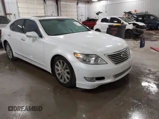 2010 Lexus LS 460 z VIN JTHCL5EF9A5006610, wystawiony jako IAAI lot #41833426 z przebiegiem 224 890 mil mil oraz . Historia ofert i sprzedaży dostępna na DreamBid. Obrazek 1.