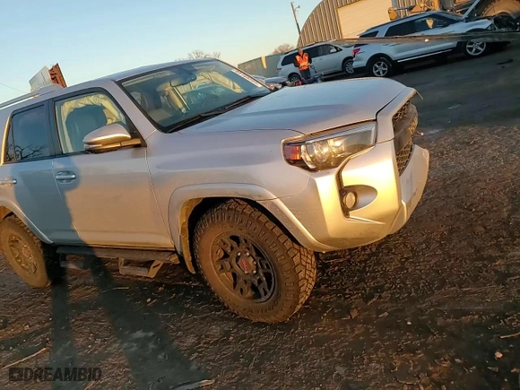 2018 Toyota 4Runner SR5 with VIN JTEZU5JR1J5180904, listed as a Copart auction lot 89168265 with 86,656 mi miles and Salvage Title. Bid and sale history available at carsss.com. Image 12.
