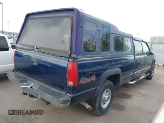 2000 Chevrolet Silverado 3500 z VIN 1GCHK33J1YF419504, wystawiony jako IAAI lot #42337616 z przebiegiem 169 037 mil mil oraz . Historia ofert i sprzedaży dostępna na DreamBid. Obrazek 4.