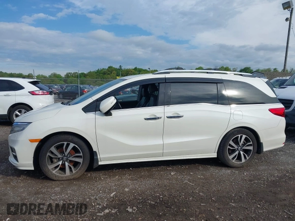 2018 Honda Odyssey Elite with VIN 5FNRL6H98JB045078, listed as a IAAI auction lot 42184758 with 144,981 mi miles. Bid and sale history available at carsss.com. Image 13.