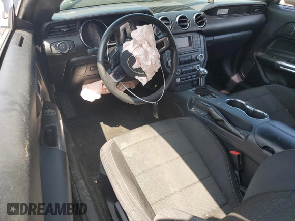 2017 Ford Mustang V6 z VIN 1FA6P8AM5H5235195, wystawiony jako Copart lot #59473115 z przebiegiem Nie podano mil oraz Szkoda całkowita • Salvage title. Historia ofert i sprzedaży dostępna na DreamBid. Obrazek 8.