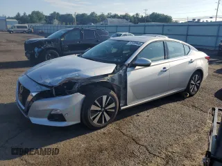 2020 Nissan Altima SV with VIN 1N4BL4DV4LC214513, listed as a Copart auction lot 63632945 with 43,608 mi miles and Salvage title. Bid and sale history available at DreamBid. Image 1.