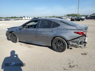 2025 Toyota Camry LE z VIN 4T1DAACK0SU539680, wystawiony jako Copart lot #42923805 z przebiegiem 7 571 mil mil oraz Szkoda całkowita • Salvage title. Historia ofert i sprzedaży dostępna na DreamBid. Obrazek 2.