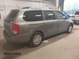 2011 Kia Sedona LX with VIN KNDMG4C78B6363742, listed as a IAAI auction lot 42063426 with 199,828 mi miles. Bid and sale history available at carsss.com. Image 4.