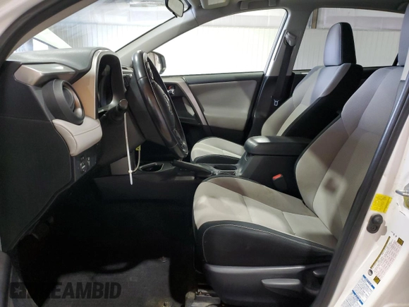 2016 Toyota RAV4 XLE с VIN JTMRFREV8GD191572, выставлен на аукционе Copart как лот 61609975 с пробегом 140 648 миль миль и Списание • Salvage title. История ставок и продаж доступна на DreamBid. Изображение 7.