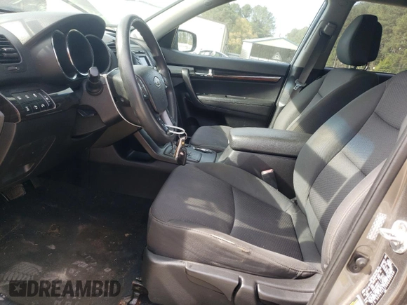2011 Kia Sorento LX with VIN 5XYKTCA1XBG088268, listed as a Copart auction lot 54134615 with 176,251 mi miles and Clean Title. Bid and sale history available at carsss.com. Image 7.