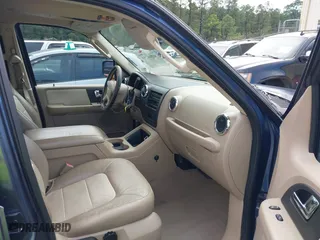2005 Ford Expedition Eddie Bauer with VIN 1FMPU17555LB13549, listed as a IAAI auction lot 41869759 with 119,851 mi miles. Bid and sale history available at carsss.com. Image 5.