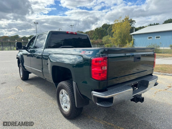 2015 GMC Sierra 2500HD available WiFi SLT with VIN 1GT12ZE82FF581685, listed as a Copart auction lot 80415124 with NaN miles and Clean Title. Bid and sale history available at carsss.com. Image 3.