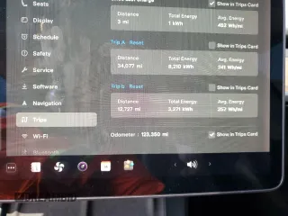 2021 Tesla Model 3 Standard Range Plus z VIN 5YJ3E1EA3MF085641, wystawiony jako Copart lot #56849295 z przebiegiem 123 350 mil mil oraz Tytuł czysty. Historia ofert i sprzedaży dostępna na DreamBid. Obrazek 9.