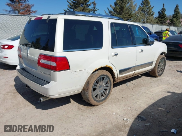 2007 Lincoln Navigator z VIN 5LMFU275X7LJ04864, wystawiony jako IAAI lot #41782780 z przebiegiem 171 433 mil mil oraz . Historia ofert i sprzedaży dostępna na DreamBid. Obrazek 4.