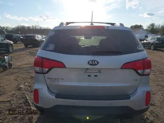 2015 Kia Sorento LX with VIN 5XYKT4A7XFG620814, listed as a IAAI auction lot 41454361 with 155,422 mi miles. Bid and sale history available at carsss.com. Image 16.