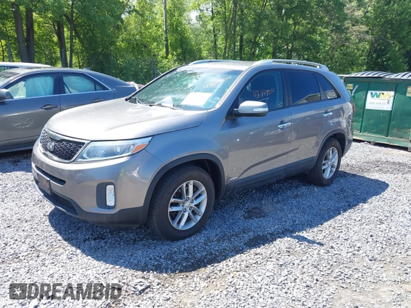 2015 Kia Sorento LX with VIN 5XYKTCA67FG585974, listed as a IAAI auction lot 42648014 with 106,193 mi miles and . Bid and sale history available at DreamBid. Image 17.