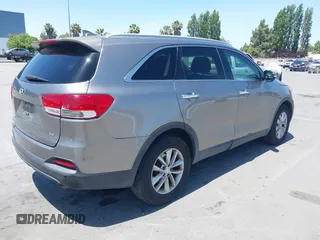 2016 Kia Sorento LX with VIN 5XYPG4A51GG077296, listed as a IAAI auction lot 42385823 with 137,076 mi miles and . Bid and sale history available at DreamBid. Image 4.
