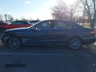 2010 Mercedes-Benz E-Class E 550 Luxury with VIN WDDHF9AB4AA207739, listed as a IAAI auction lot 41343070 with 71,390 mi miles. Bid and sale history available at carsss.com. Image 14.