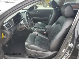 2016 Kia Optima EX z VIN 5XXGU4L32GG006195, wystawiony jako Copart lot #59544165 z przebiegiem 70 116 mil mil oraz Szkoda całkowita • Salvage title. Historia ofert i sprzedaży dostępna na DreamBid. Obrazek 7.