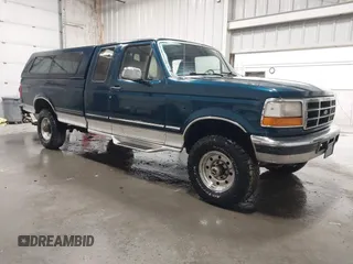 1997 Ford F-250 HD with VIN 1FTHX26G0VEB12354, listed as a IAAI auction lot 42033876 with Not Provided miles. Bid and sale history available at carsss.com. Image 1.