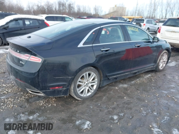 2016 Lincoln MKZ z VIN 3LN6L2JK8GR602793, wystawiony jako IAAI lot #41744058 z przebiegiem 105 234 mil mil oraz . Historia ofert i sprzedaży dostępna na DreamBid. Obrazek 4.
