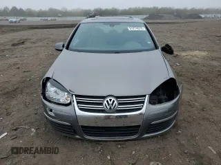 2008 Volkswagen R32 with VIN WVWKC71K28W229510, listed as a Copart auction lot 51274575 with 133,867 mi miles and Salvage Title. Bid and sale history available at DreamBid. Image 5.