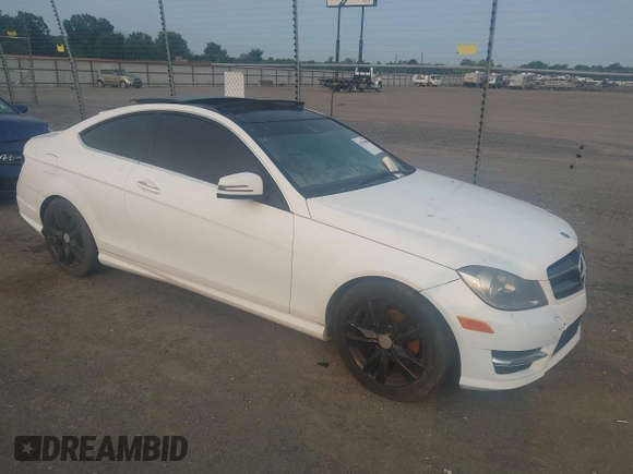 2014 Mercedes-Benz C 250 с VIN WDDGJ4HB5EG210168, выставлен на аукционе IAAI как лот 42379990 с пробегом 139 270 миль миль и . История ставок и продаж доступна на DreamBid. Изображение 1.