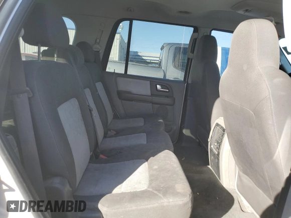 2004 Ford Expedition Special Service with VIN 1FMPU15L94LB28586, listed as a Copart auction lot 44272375 with 194,853 mi miles and Salvage Title. Bid and sale history available at carsss.com. Image 11.