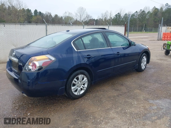 2010 Nissan Altima 2.5 S with VIN 1N4AL2AP8AC147546, listed as a IAAI auction lot 41892735 with 170,299 mi miles. Bid and sale history available at carsss.com. Image 4.