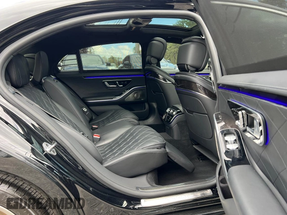 2022 Mercedes-Benz S 580 with VIN W1K6G7GB5NA132541, listed as a Copart auction lot 56436665 with 95,609 mi miles and Clean Title. Bid and sale history available at DreamBid. Image 6.