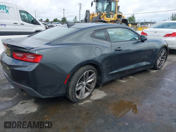 2017 Chevrolet Camaro 1LT z VIN 1G1FB1RS0H0192751, wystawiony jako IAAI lot #42243073 z przebiegiem 124 003 mil mil oraz . Historia ofert i sprzedaży dostępna na DreamBid. Obrazek 4.