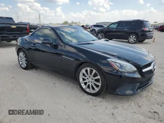 2017 Mercedes-Benz SLC 300 z VIN WDDPK3JA9HF130892, wystawiony jako Copart lot #71975454 z przebiegiem 60 190 mil mil oraz Szkody całkowita. Historia ofert i sprzedaży dostępna na DreamBid. Obrazek 4.