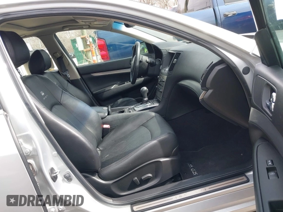 2011 Infiniti G25 x z VIN JN1DV6AR2BM451464, wystawiony jako IAAI lot #41754165 z przebiegiem 76 094 mil mil oraz . Historia ofert i sprzedaży dostępna na DreamBid. Obrazek 5.