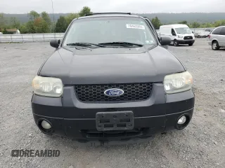 2007 Ford Escape XLT with VIN 1FMCU93137KA61122, listed as a Copart auction lot 70462084 with 186,451 mi miles and Salvage Title. Bid and sale history available at carsss.com. Image 5.