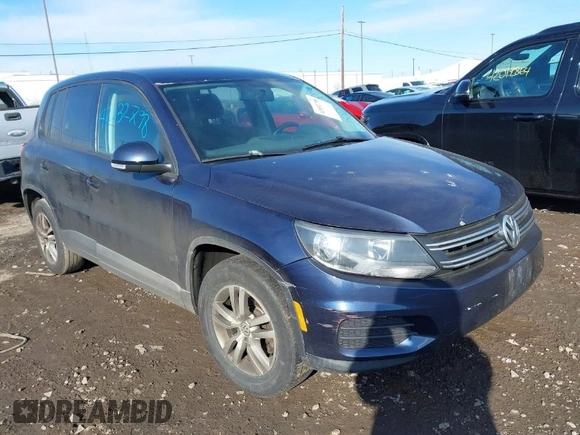 2014 Volkswagen Tiguan SE z VIN WVGAV3AX7EW541355, wystawiony jako IAAI lot #42032798 z przebiegiem 220 940 mil mil oraz . Historia ofert i sprzedaży dostępna na DreamBid. Obrazek 1.