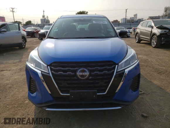 2022 Nissan Kicks S with VIN 3N1CP5BV9NL502811, listed as a Copart auction lot 70958704 with 42,814 mi miles and Salvage Title. Bid and sale history available at carsss.com. Image 5.