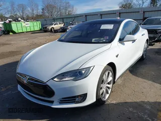 2014 Tesla Model S 60 with VIN 5YJSA1H13EFP62451, listed as a IAAI auction lot 41639068 with 88,000 mi miles and . Bid and sale history available at DreamBid. Image 21.