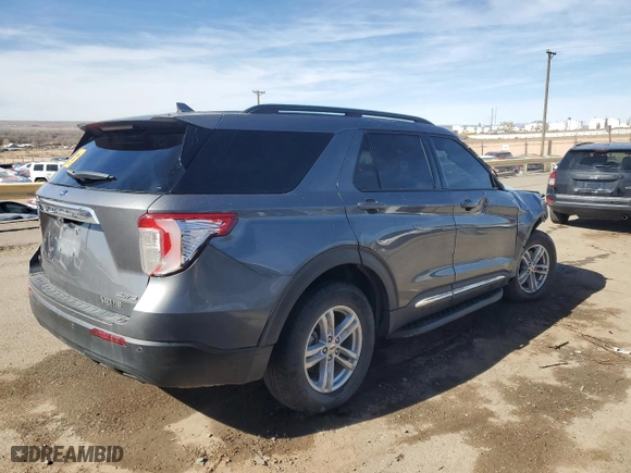 2021 Ford Explorer XLT with VIN 1FMSK8DH7MGA62103, listed as a Copart auction lot 44526425 with 141,214 mi miles and Salvage Title. Bid and sale history available at carsss.com. Image 3.