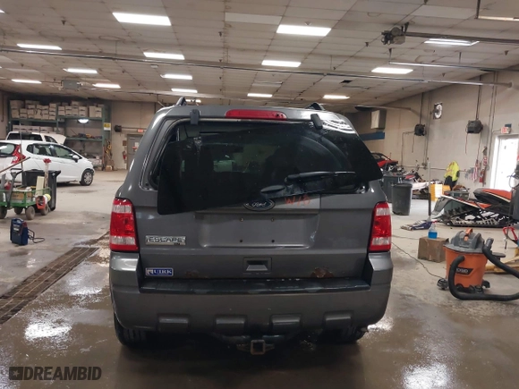 2011 Ford Escape XLT with VIN 1FMCU9D73BKB81871, listed as a IAAI auction lot 39857267 with 75,273 mi miles. Bid and sale history available at carsss.com. Image 16.