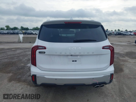 2024 Kia Telluride S with VIN 5XYP64GC2RG515044, listed as a IAAI auction lot 42345367 with 7,981 mi miles and . Bid and sale history available at DreamBid. Image 16.