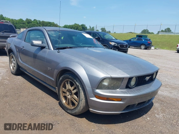 2006 Ford Mustang GT Deluxe с VIN 1ZVFT82H065176946, выставлен на аукционе IAAI как лот 42472942 с пробегом 157 711 миль миль и . История ставок и продаж доступна на DreamBid. Изображение 1.