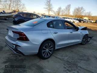 2022 Volvo S60 Momentum with VIN 7JRL12FZ6NG161626, listed as a Copart auction lot 81848753 with 0 mi miles. Bid and sale history available at carsss.com. Image 3.