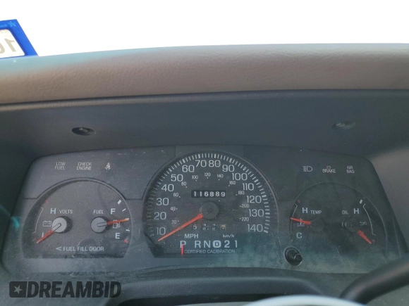 1999 Ford Crown Victoria Police z VIN 2FAFP71WXXX198735, wystawiony jako Copart lot #70526134 z przebiegiem 116 889 mil mil oraz Tytuł czysty. Historia ofert i sprzedaży dostępna na DreamBid. Obrazek 9.