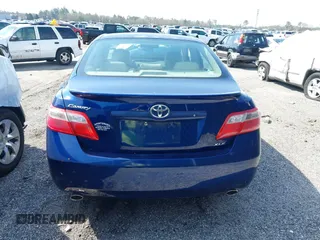 2008 Toyota Camry LE z VIN 4T1BK46K88U069070, wystawiony jako IAAI lot #40885342 z przebiegiem 156 036 mil mil oraz . Historia ofert i sprzedaży dostępna na DreamBid. Obrazek 14.