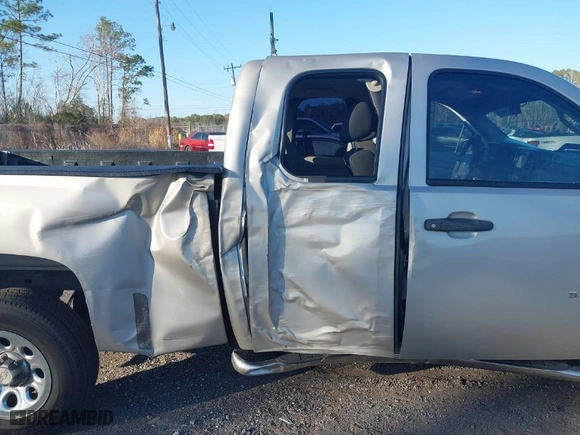 2008 Chevrolet Silverado 1500 Work Truck with VIN 1GCEC19X28Z147009, listed as a IAAI auction lot 41497427 with 181,415 mi miles. Bid and sale history available at carsss.com. Image 6.